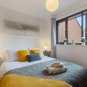 Short Stays At Claire Place London