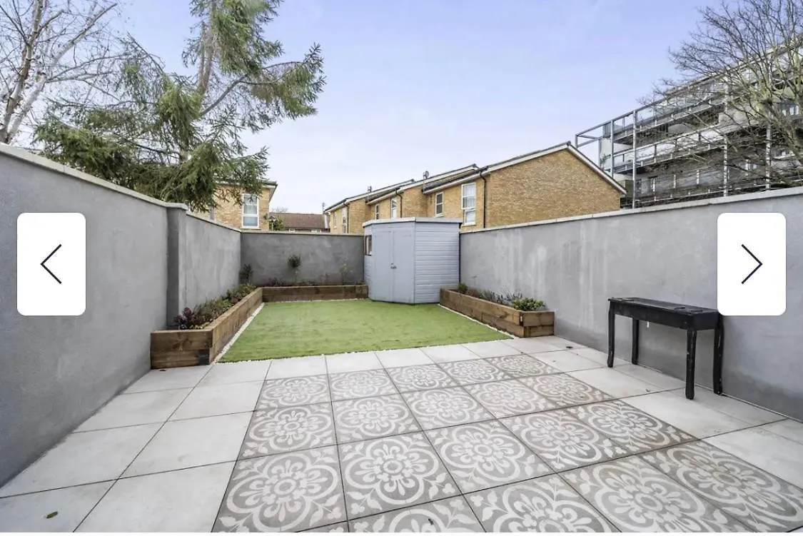 Green Gate Apartment London Homestay
