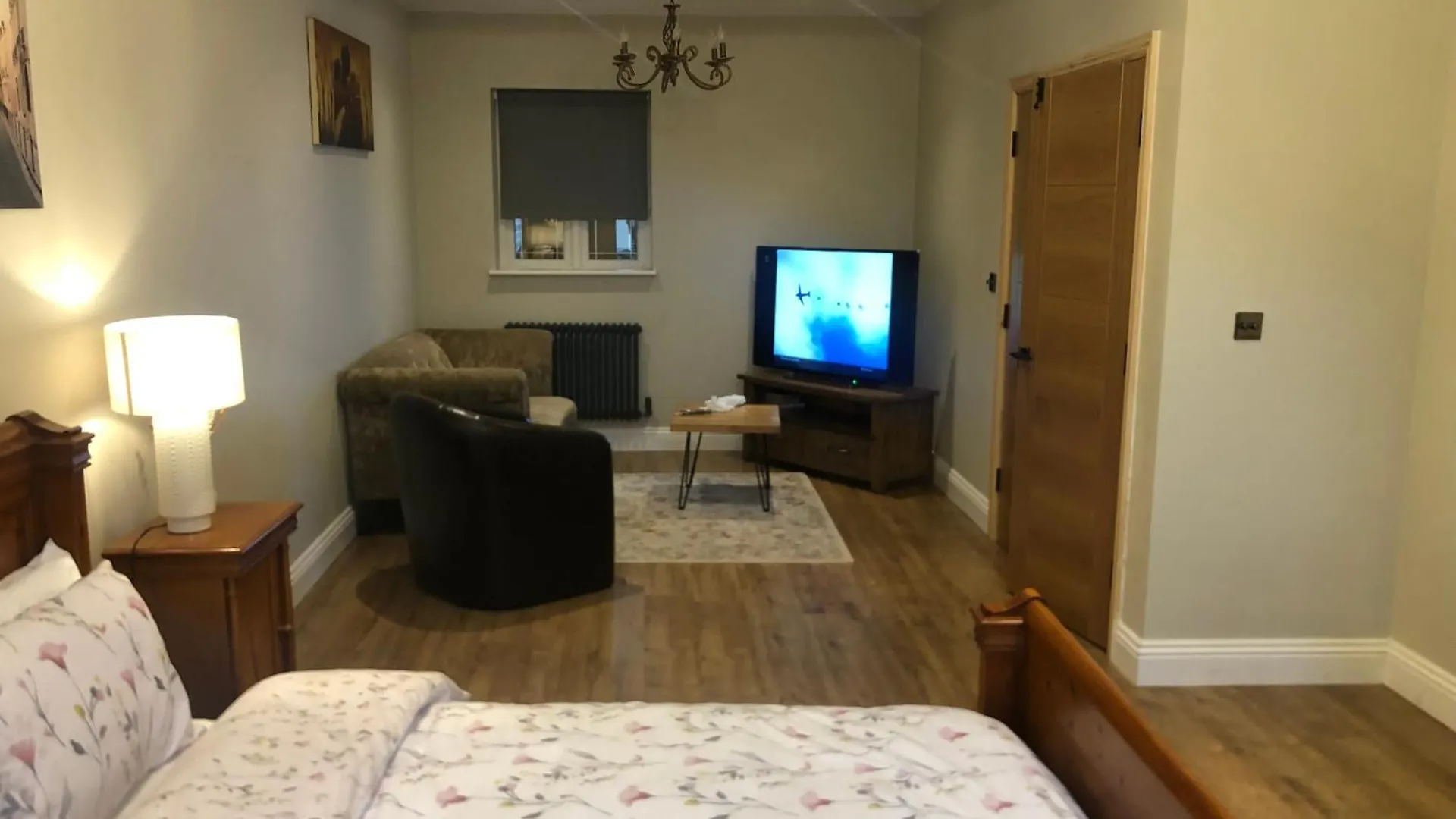 Green Gate Apartment London Homestay